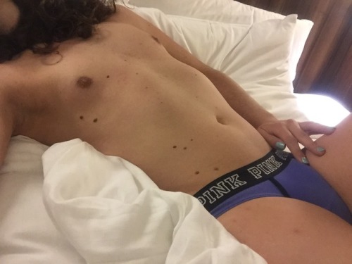 welove2peg:  Who wants to play? I wish I could strip for someone and then take something big up my ass right now.