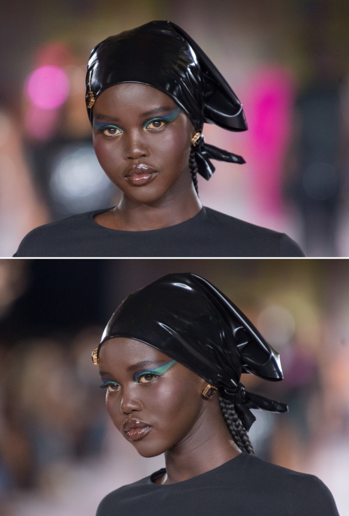 a-state-of-bliss:Adut Akech @ Versace Spr/Sum 2022