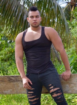 thickumsandthangs21:  Thick Latino Pretty Boy! IG: mr.zimanik