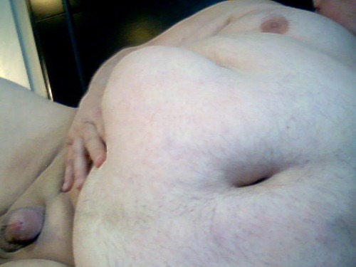 kleenanshaved469:  I get sooo turned on by your blogs, I have to join in!! I hope someone finds me a turn on!!  I think it’s more like how could someone not?