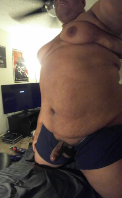 bigmanincommand:  Bored and alone so time for more pictures 