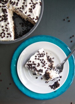 trashfemme:  thecakebar:  Cookie Dough Ice Cream Pie (eggless)