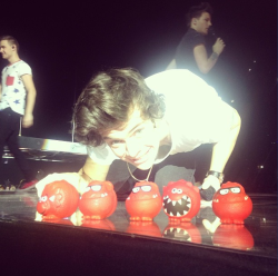 belfxst:  “onedirection: Happy @rednoseday!” 