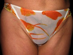 wonkywilly:  nice orange panties