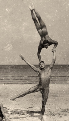 vintagemusclemen:Not the greatest photo quality, but the idea