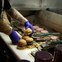 wr3n:  Matt’s Bar, Jucy Lucy heaven 