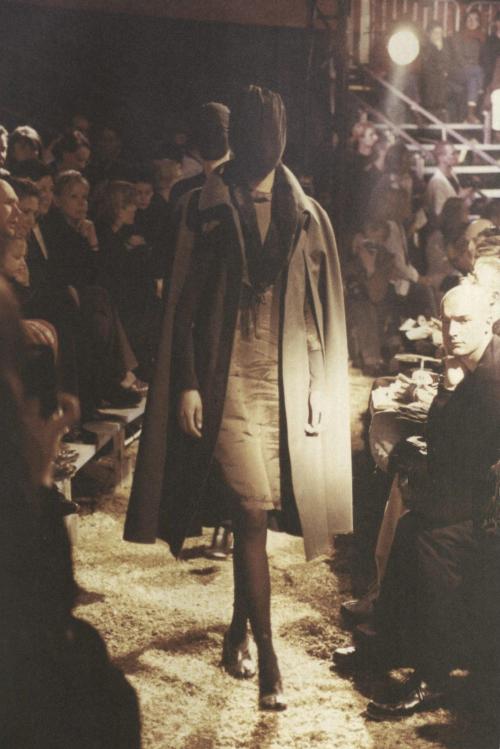 archive-pdf:  Maison Martin Margiela.[ FULL SCAN : ‘Maison