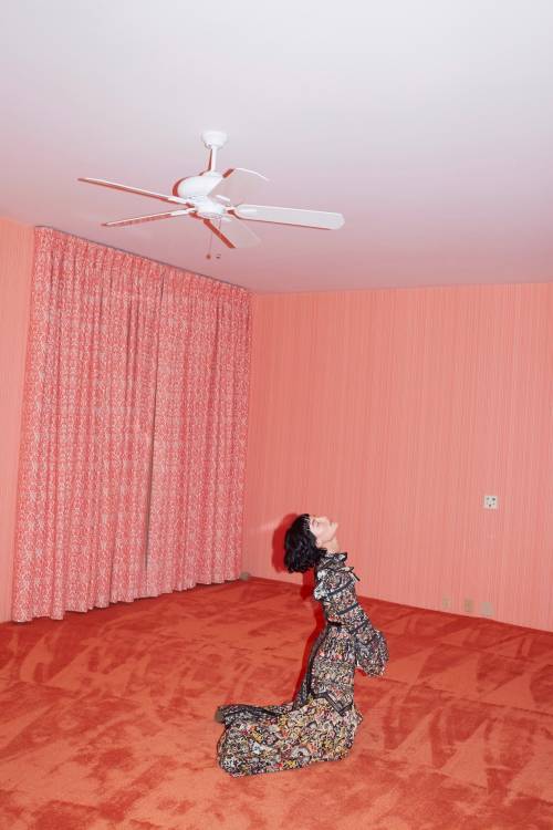 theleoisallinthemind:  Juergen Teller’s Photos of Louis Vuitton