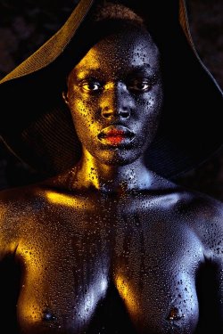 yeman-jah:  BEAUTIFUL lighting on beautiful skin! blackobsessions: