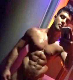 sanalejox:  @Rogan_OConnor from @TheDreamboys and @mtvex… well