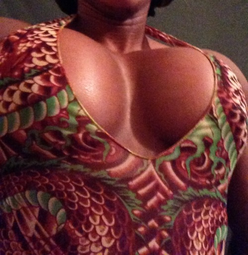 Mmmmmm I knw u were a hot mama…nice tight tits. …u have a very soft chin. I bet your gorge