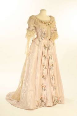 fripperiesandfobs:  Evening dress ca. 1895 From the Liberty Hall