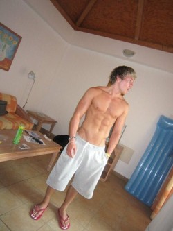 just-a-twink:  Six-Pack Hottie 