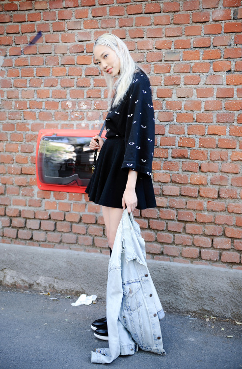 giackit:  Soo Joo is always one of my favorites to shoot on the streets. She’s got such an effortless personal sense of style which I love. Here she is after the Fendi show. Photos by Giacomo Cabrini 