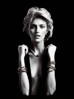 sexyqueen:  Apart Diamond Jewelry Anja Rubik 