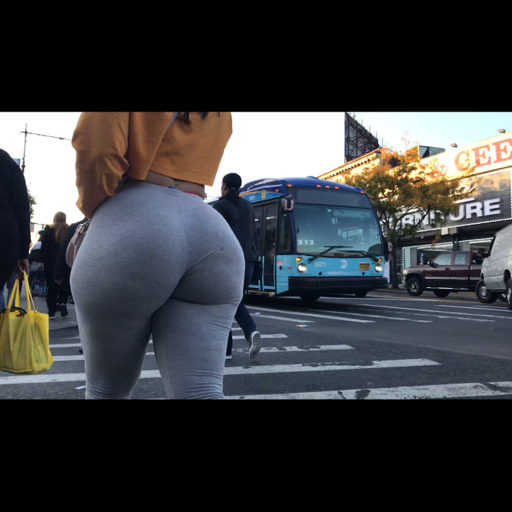 fatcandidcheeks:Phat ass Dominican bitch had the whole block