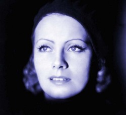 bellalagosa:Greta Garbo, “The Kiss” (1929) https://painted-face.com/