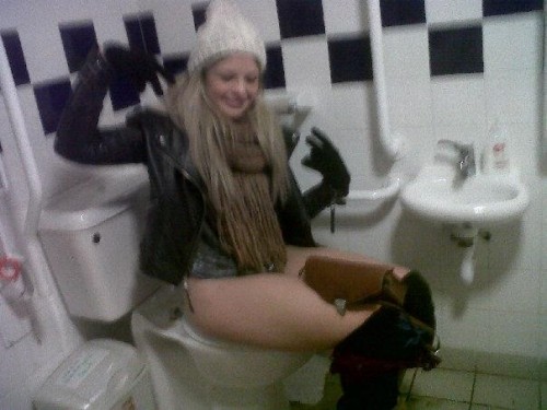 dimitrivegas:  Taking a dump