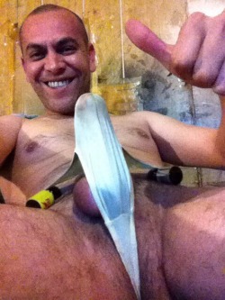 thongwrestler:  Pppfff! Doble poppers and thong!!! Cheers!!!
