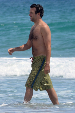 shirtlessmalecelebs:  Jason Sudeikis