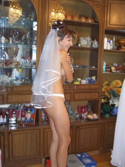 xxxbrides:  Real amateur newly-wed wives get naughty in their