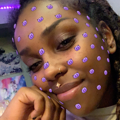 starryspice:  quick selfies before I dye her 🖤