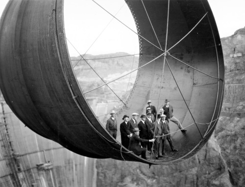 Construction du barrage Hoover, 1935.