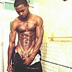 dominicanblackboy:  Travo loves for you to watch him play play
