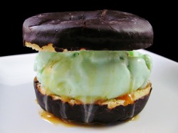 fyeahsundaes:  Chocolate Butterscotch Pistachio Doughnut Ice