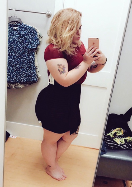 radicallyradtay:  All I do is hangout in dressing rooms