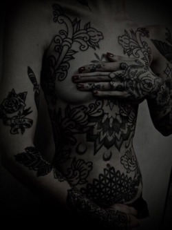 hannahpixiestick:  Hannah’s new front piece tattoos 