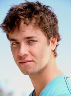 meninvogue:  Jeremy Sumpter