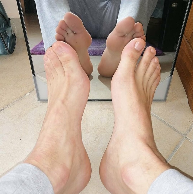 hotbarefootboys: