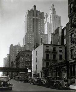 bygoneamericana:  48th Street. Manhattan, 1938. By Berenice Abbott