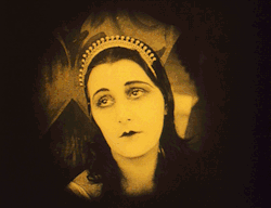 antipahtico:  Lil Dagover ~ Das Cabinet des Dr. Caligari (1920)