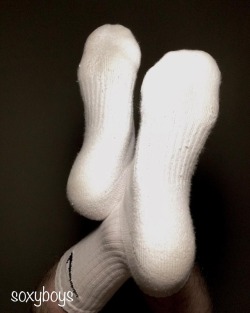 youngbondagelover:all slaves want to see this glow 🧦😈 #socks