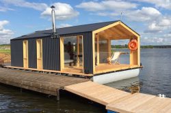 killerhouses:  DublDom floating home prefab from Russia