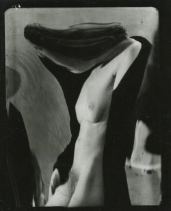 littlelouuglyjackprophetjohn:  André Kertész, Distorsion n.