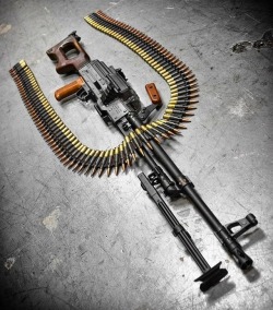 weaponslover: Heavy Metal 🤘 Full auto VLTOR PKM machine gun - ©