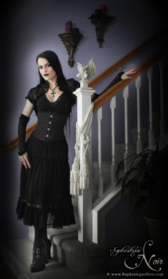 victorian-goth:  Victorian goth http://victorian-goth.tumblr.com/