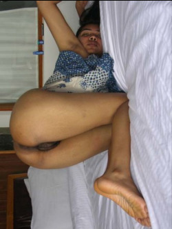 adult18indian:  indian housewife spreading her legs .