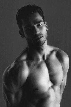 handsomemales:  andre watson by maurizio montani