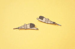 shopping-and-shit:  High School Girl Hair Pins (set of two)ů.50