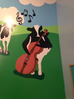 cakejam:  joshpeck:  WHAT IS THIS COW DOING  playing flute duh