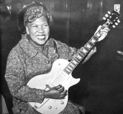 audrelawwd: Black women and guitars