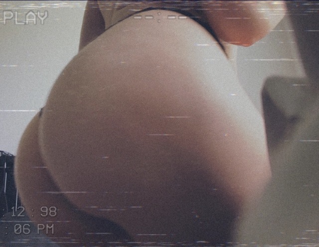 sluttyxmoney:All night 