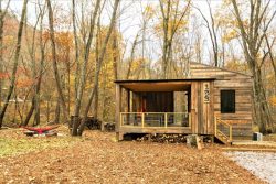 dreamhousetogo:  Modern tiny cabin in Ashville, NC