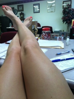 feetplease:  When she sends you teasing txts from work.  nice