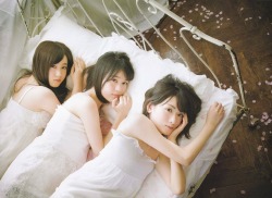 neverendworld:   Ikuta Erika, Ikoma Rina, Hoshino Minami - UTB