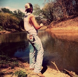 camo-and-country:  Every country girls favorite sight(: 